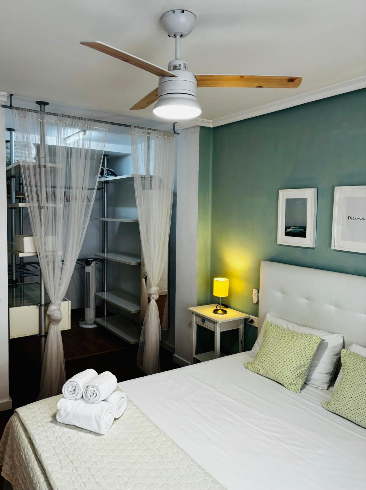 Travel Habitat Mestalla Валенсия Экстерьер фото