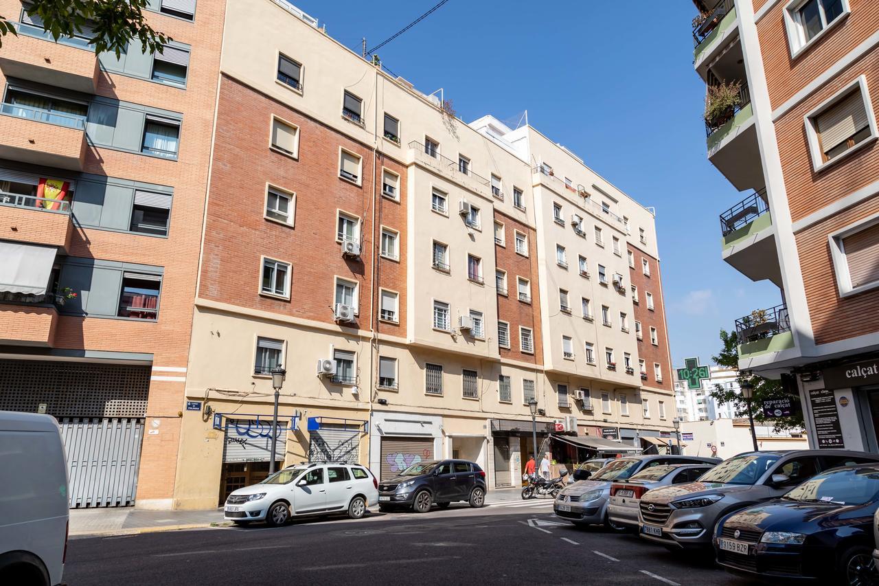 Travel Habitat Mestalla Валенсия Экстерьер фото